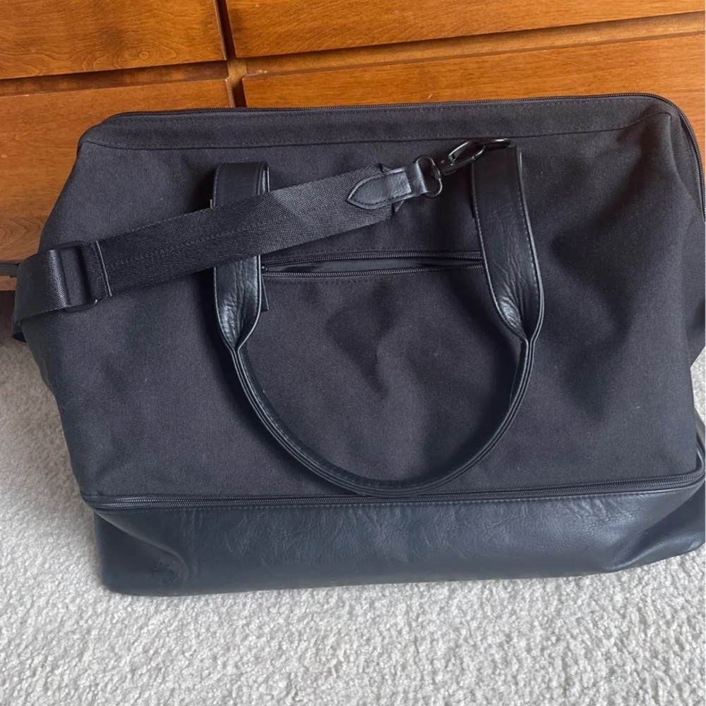 Never used - Beis Weekender Bag